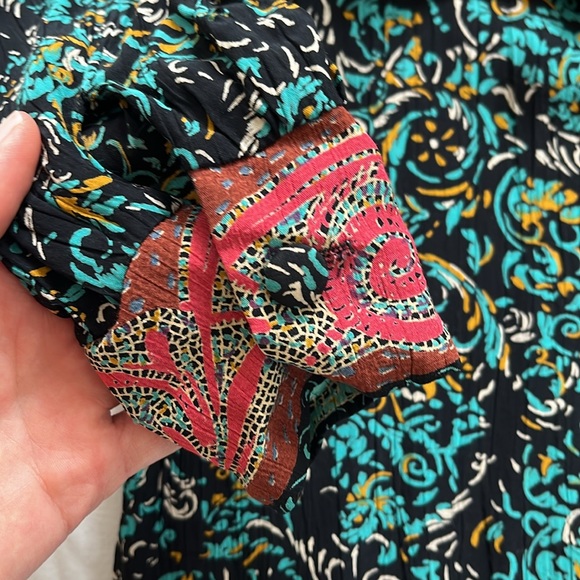 Vtg rayon patterned button down - Picture 6 of 13